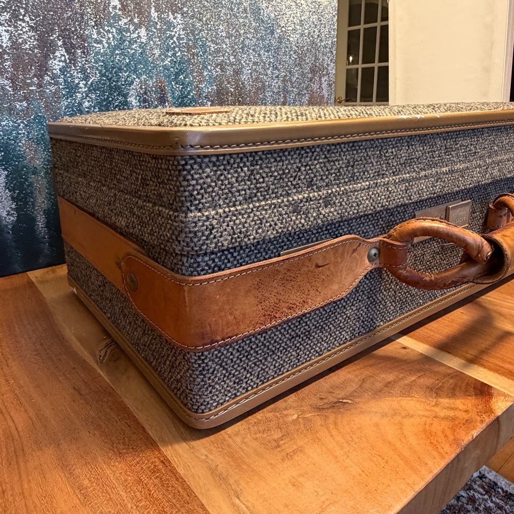 Hartmann Vintage Mid-Century Tweed Suitcase with Toile Interior (EUC) - Picture 5 of 14